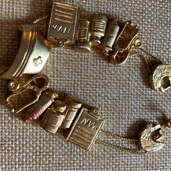 Vintage nurses slide bracelet - Picture 3 of 4